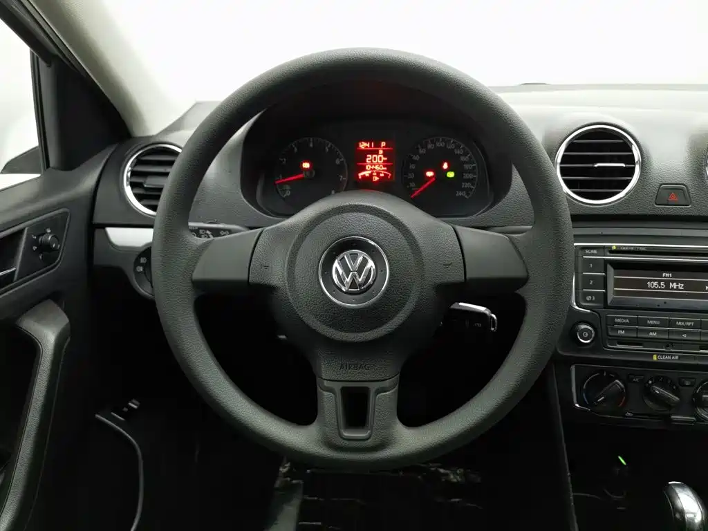 Volkswagen Jetta — миниатюра 11