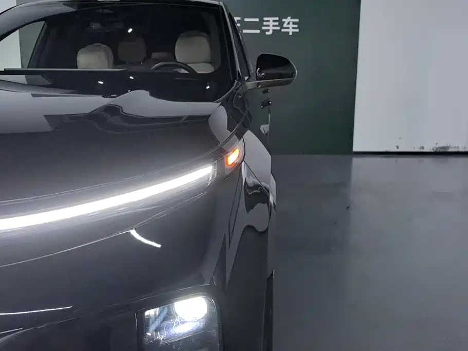 Li Auto Li L9 — миниатюра 5