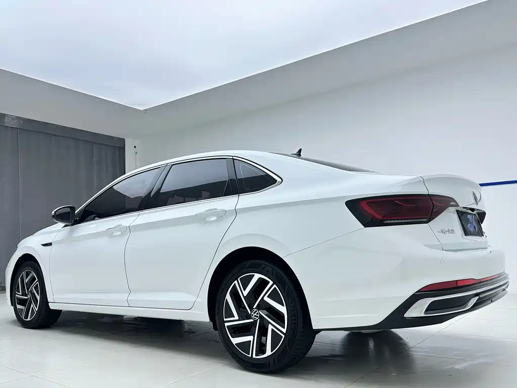 Volkswagen Sagitar — миниатюра 4