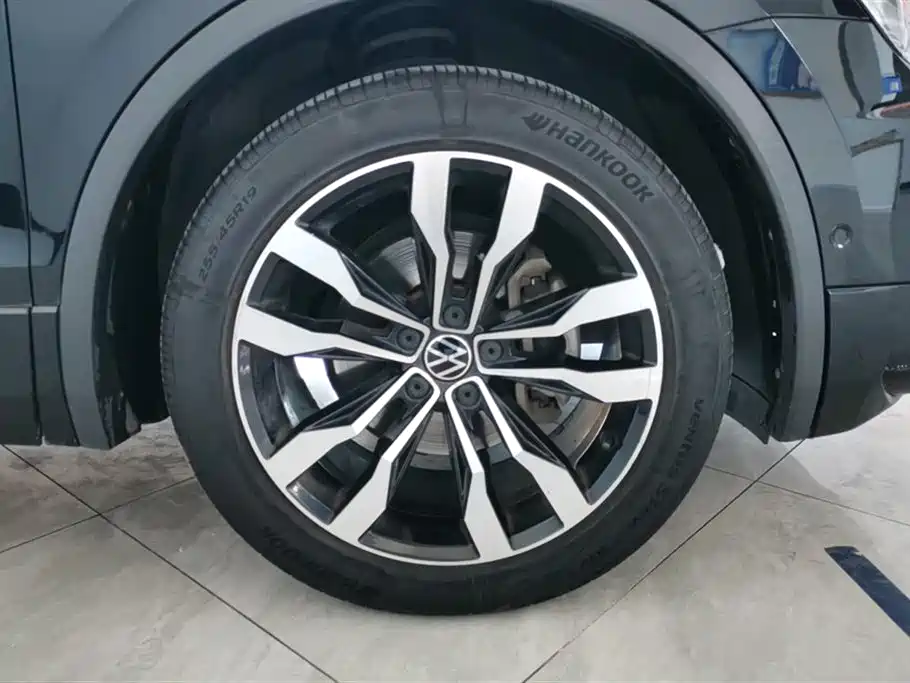 Volkswagen Tiguan L L 2021 330TSI AT R-Line