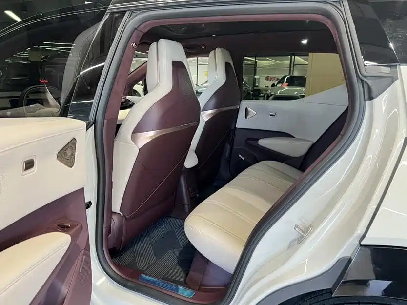 Zeekr X 2025 мест