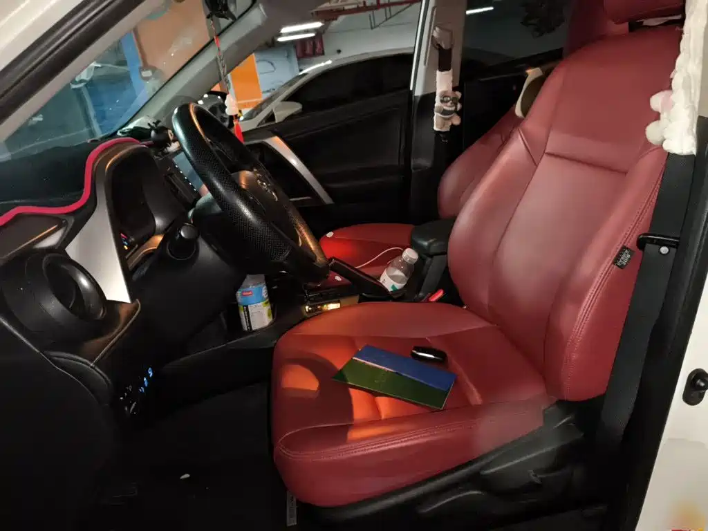 Toyota RAV4 — миниатюра 11
