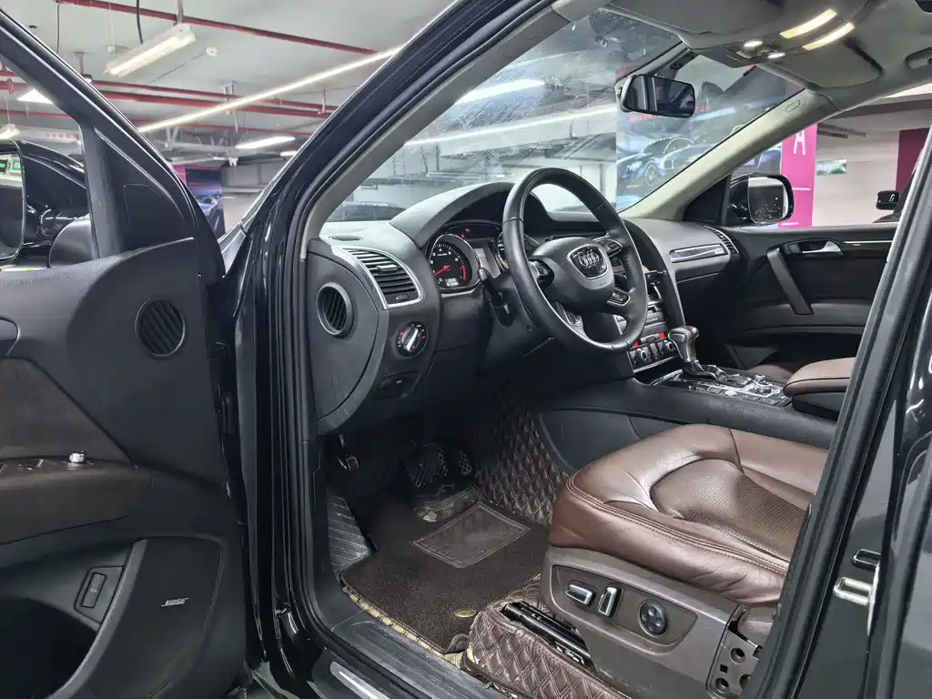 Audi Q7 — миниатюра 5