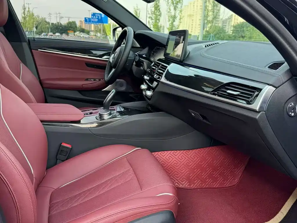 BMW 5 Series — миниатюра 6