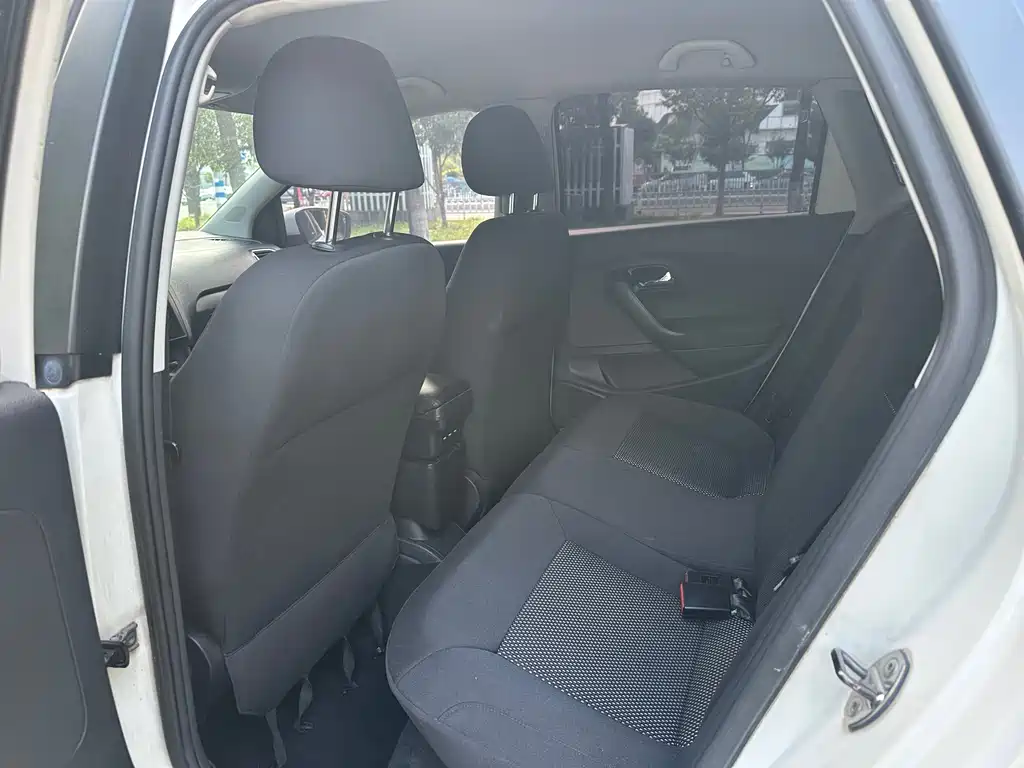 Volkswagen Polo — миниатюра 7