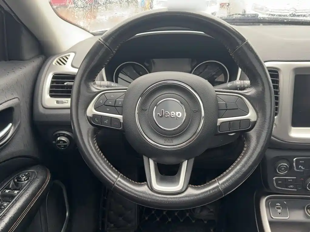 Jeep Compass — миниатюра 16