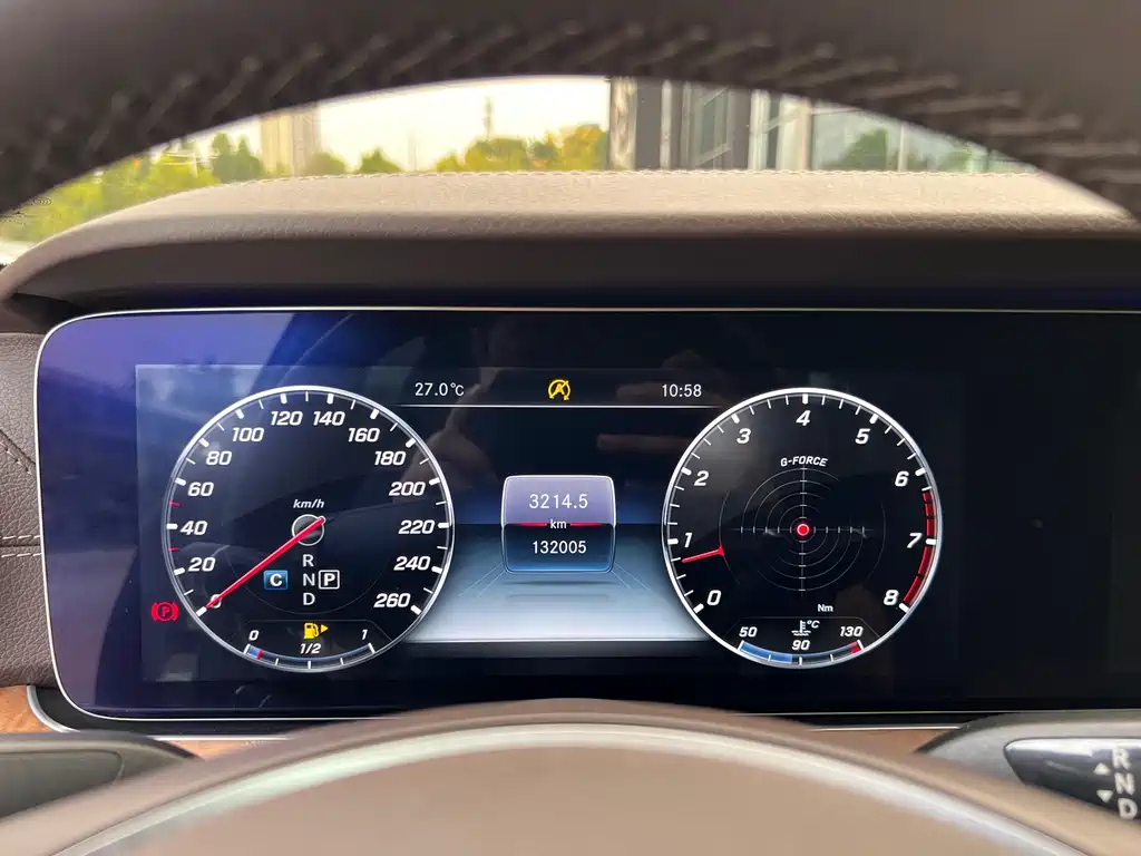 Mercedes-Benz E-Class — миниатюра 12