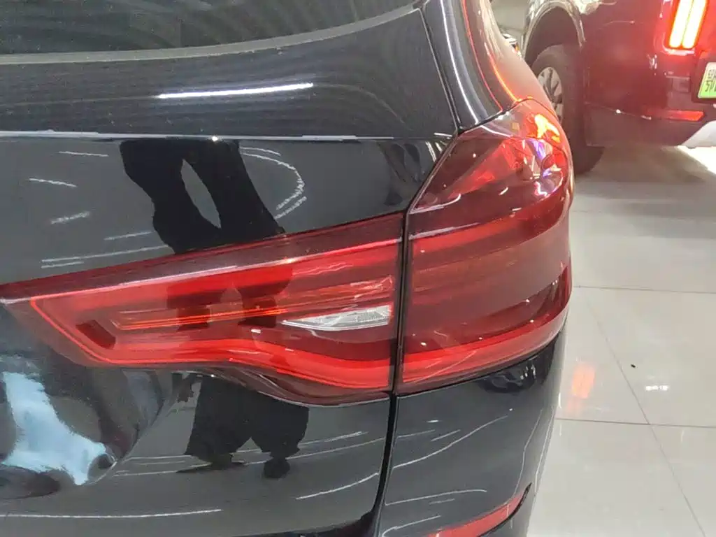 BMW X3 — миниатюра 8