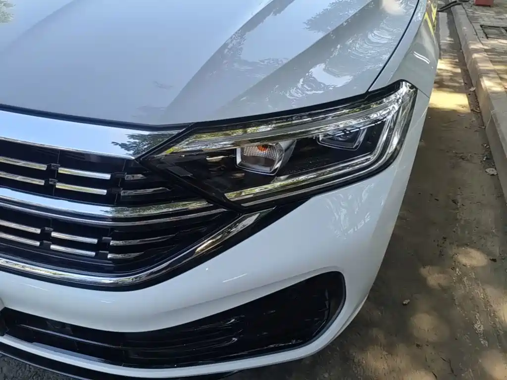 Volkswagen Sagitar — миниатюра 24