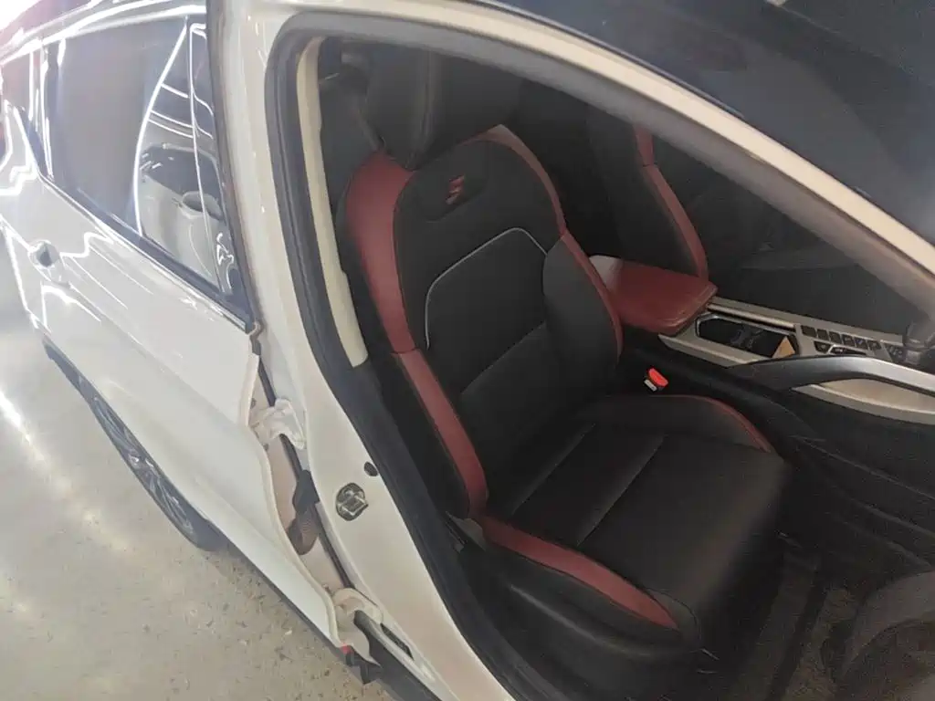 Geely Binyue — миниатюра 25