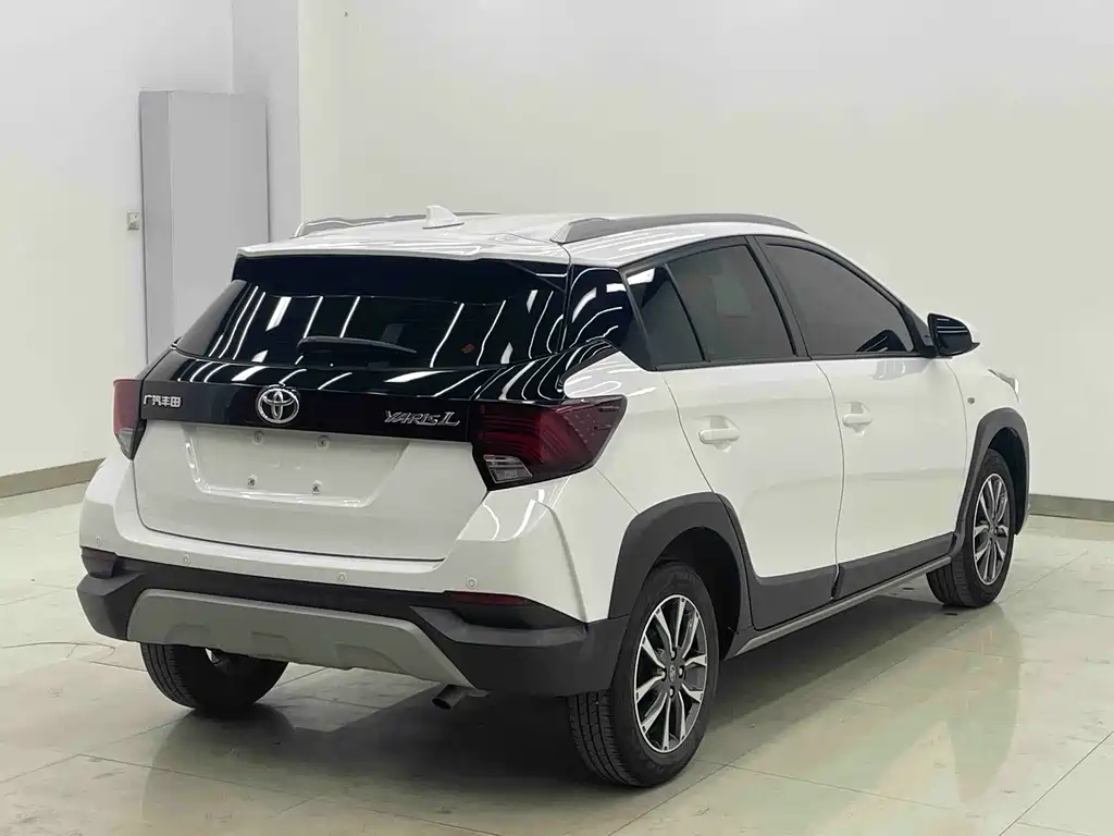 Toyota Yaris L — миниатюра 10