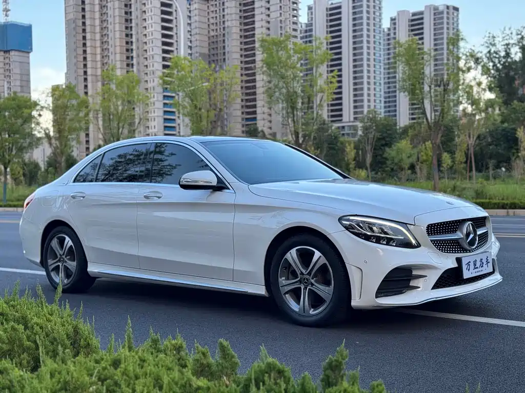 Mercedes-Benz C-Class — миниатюра 3