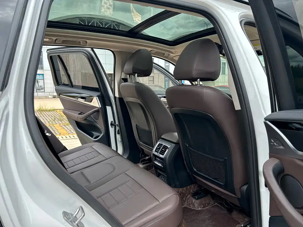 BMW X3 — миниатюра 8