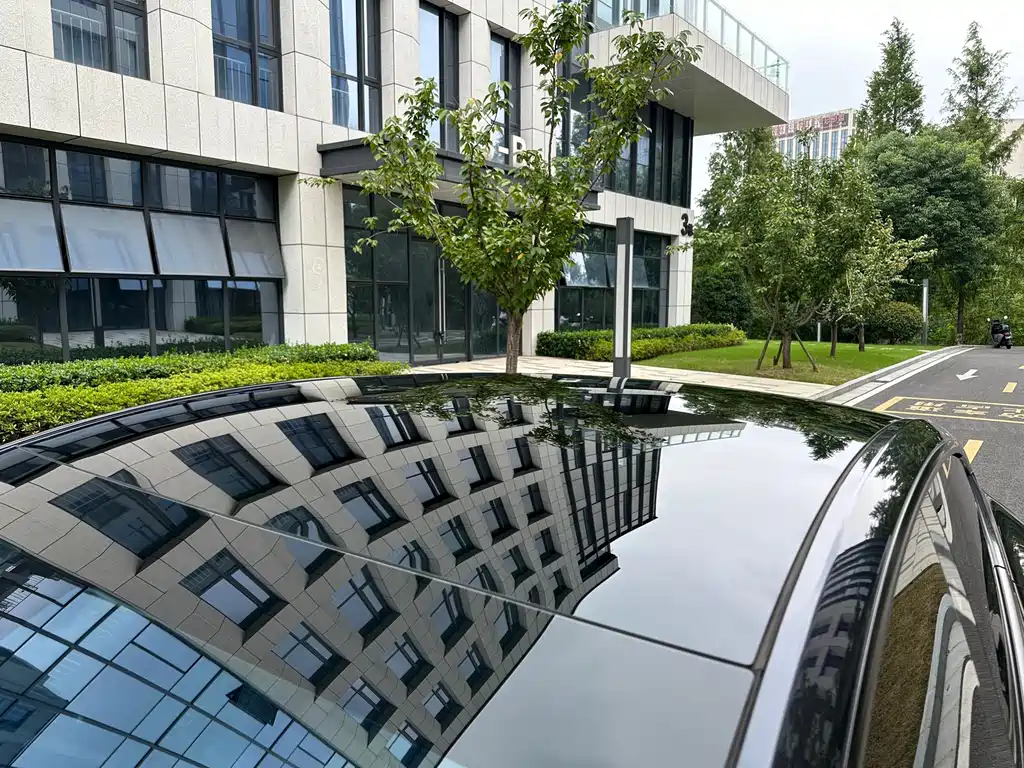 Tesla Model Y — миниатюра 25