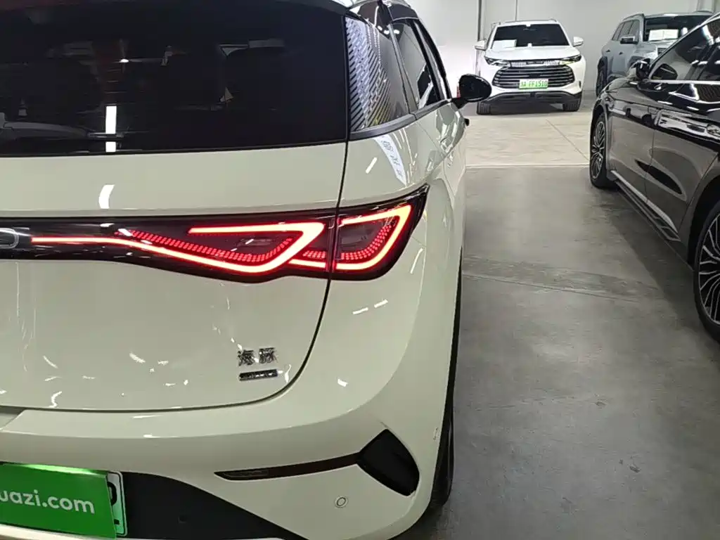BYD Dolphin — миниатюра 8