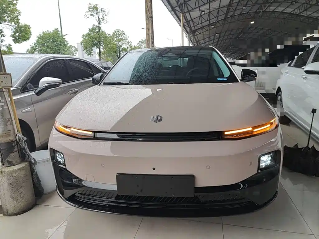 Leapmotor Leapmotor B01 — миниатюра 3