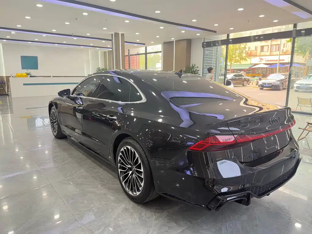 Audi A7L 2024 45 TFSI Luxury