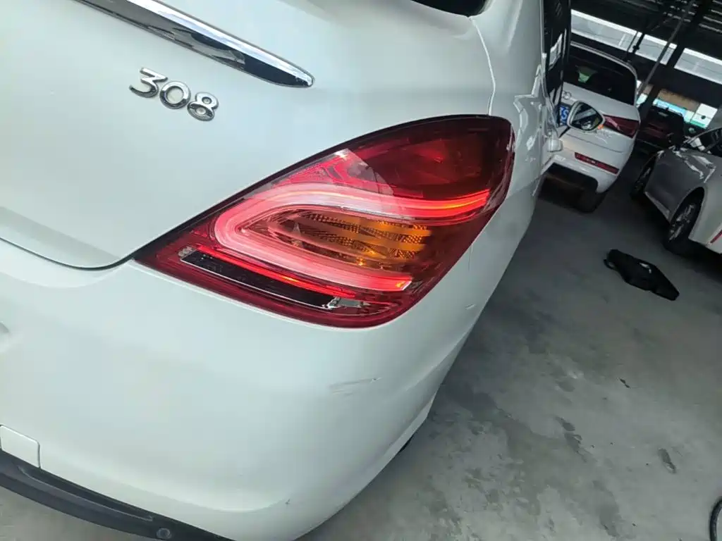 Peugeot 308 — миниатюра 8