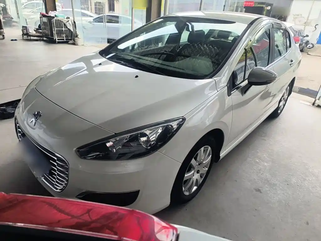 Peugeot 308 — миниатюра 2