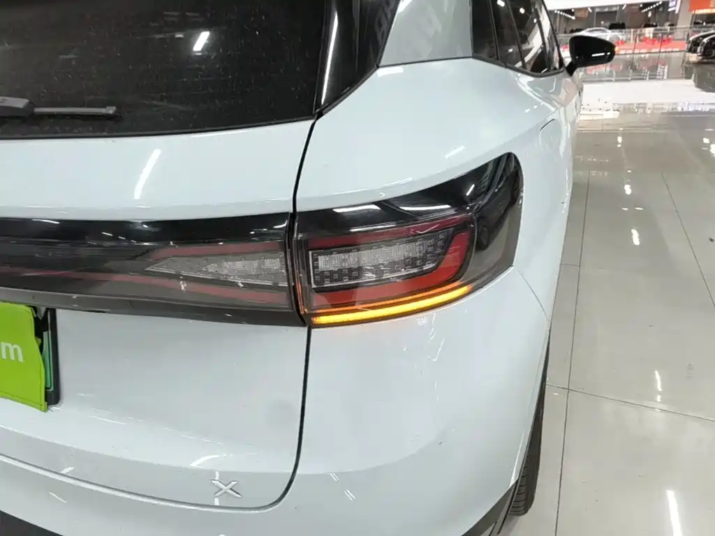 Volkswagen ID.4 X — миниатюра 8