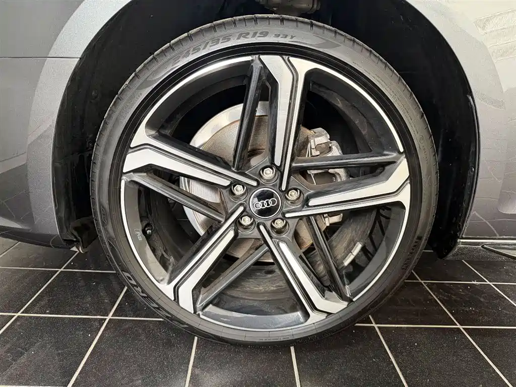 Audi A4L — миниатюра 15
