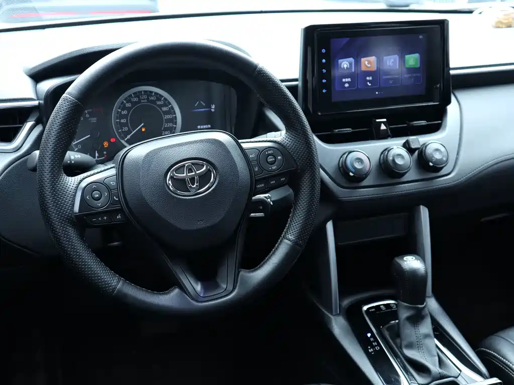 Toyota Corolla Cross — миниатюра 10