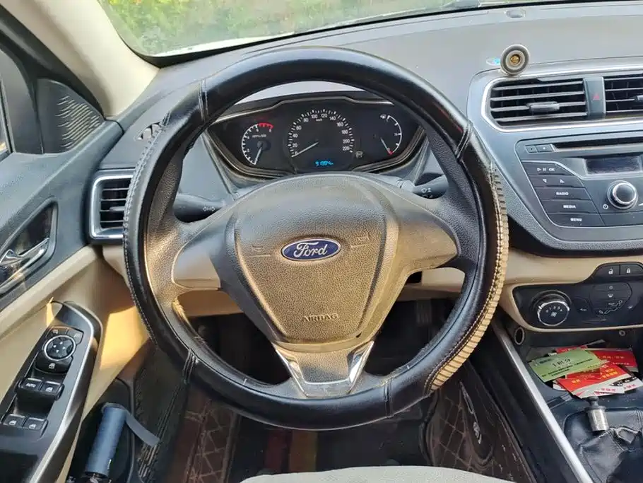 Ford Escort — миниатюра 15