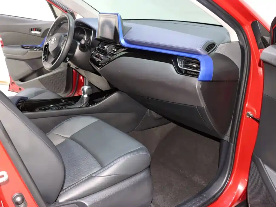 Toyota C-HR — миниатюра 8