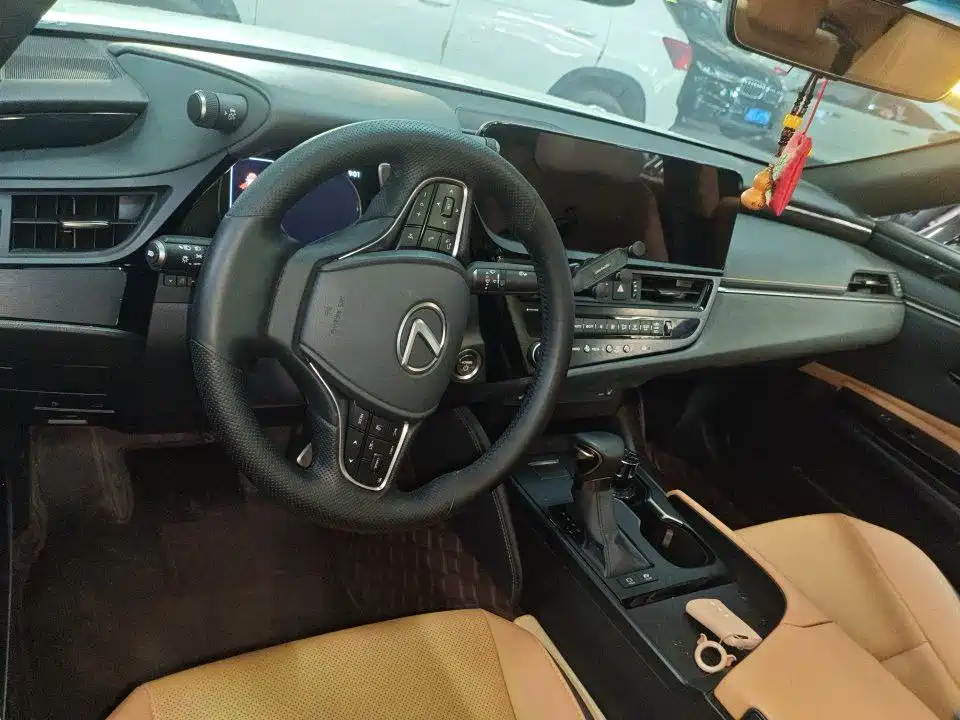 Lexus ES — миниатюра 2