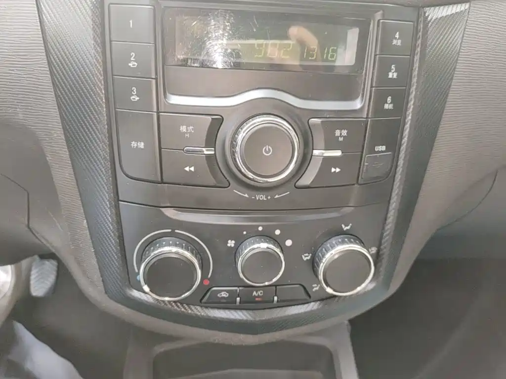 Wuling Hongguang — миниатюра 13