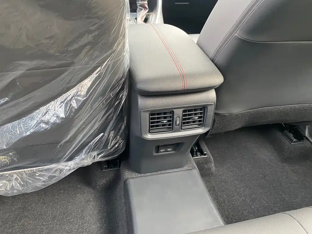 Toyota RAV4 Prime - фото 15