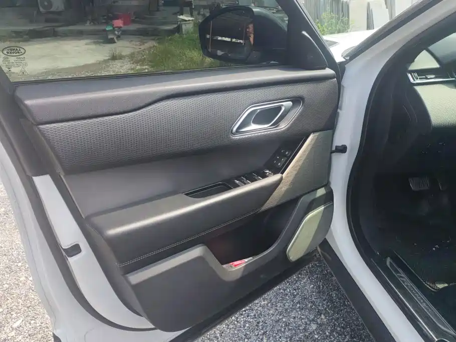Land Rover Velar — миниатюра 7