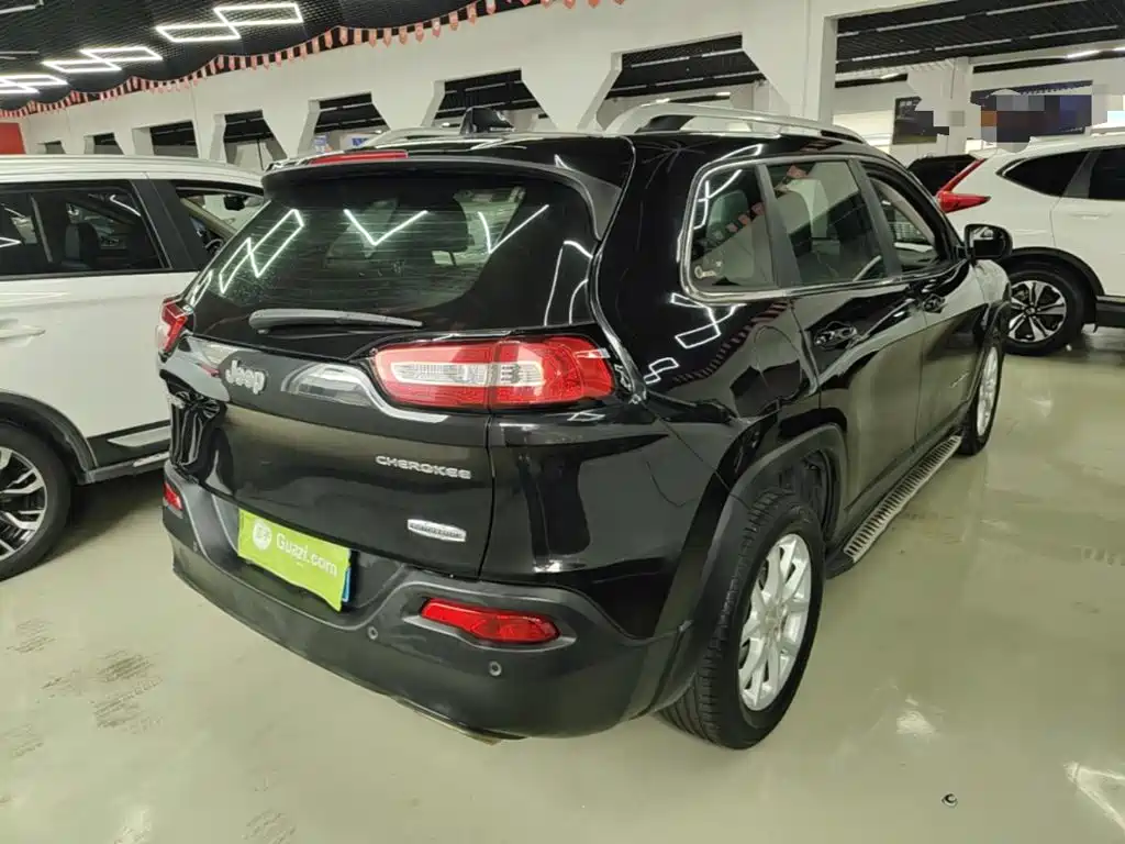 Jeep Cherokee — миниатюра 7