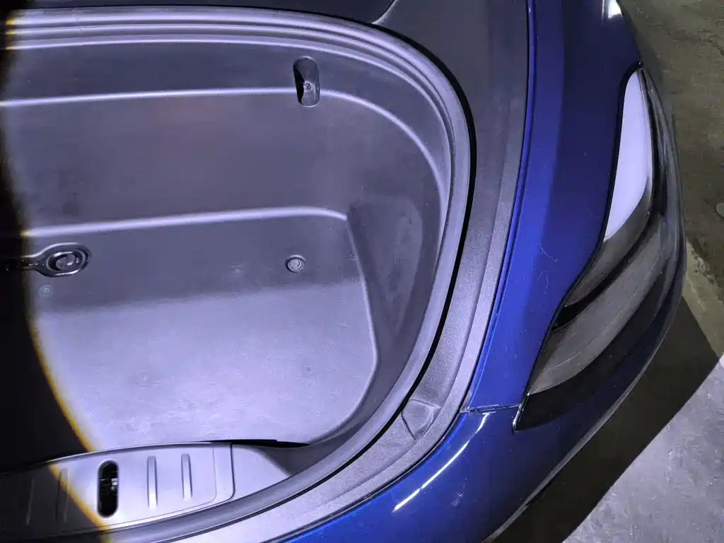 Tesla Model 3 — миниатюра 21