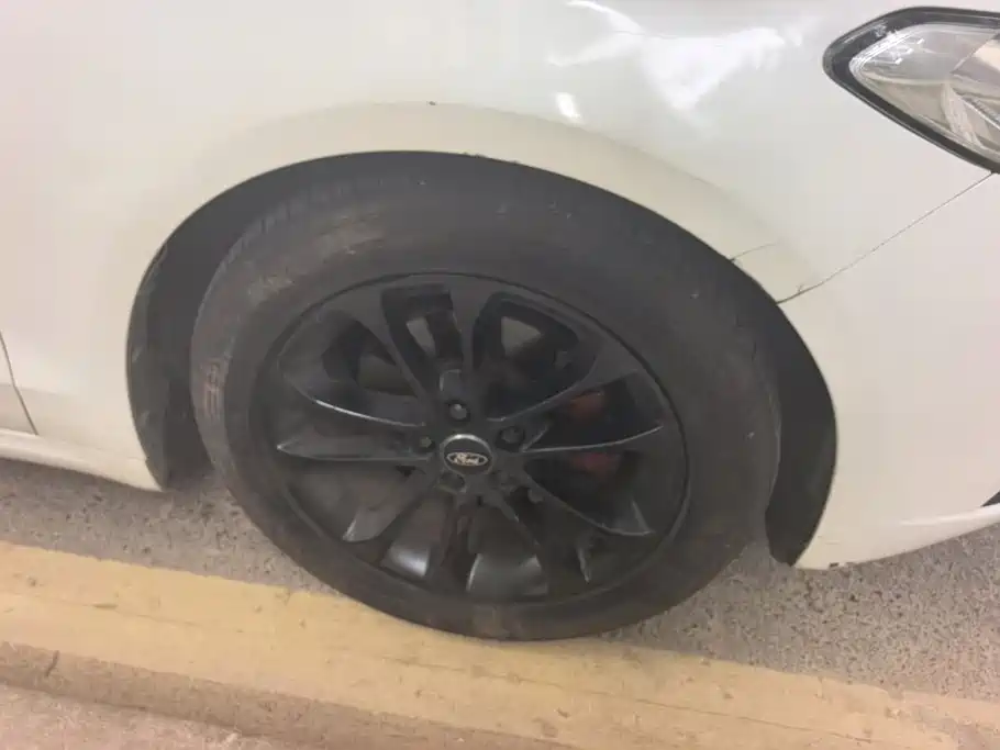 Ford Mondeo — миниатюра 6