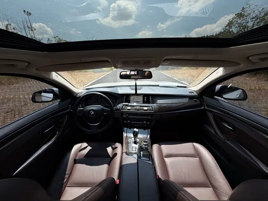 BMW 5 Series — миниатюра 17