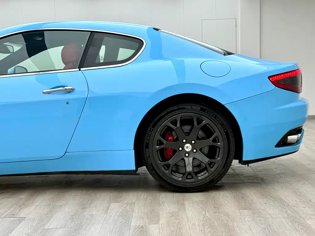 Maserati GranTurismo 2013 4.2L V8