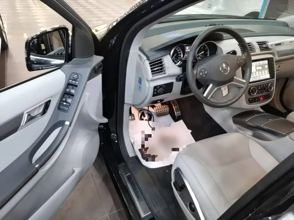 Mercedes-Benz R-Class — миниатюра 16