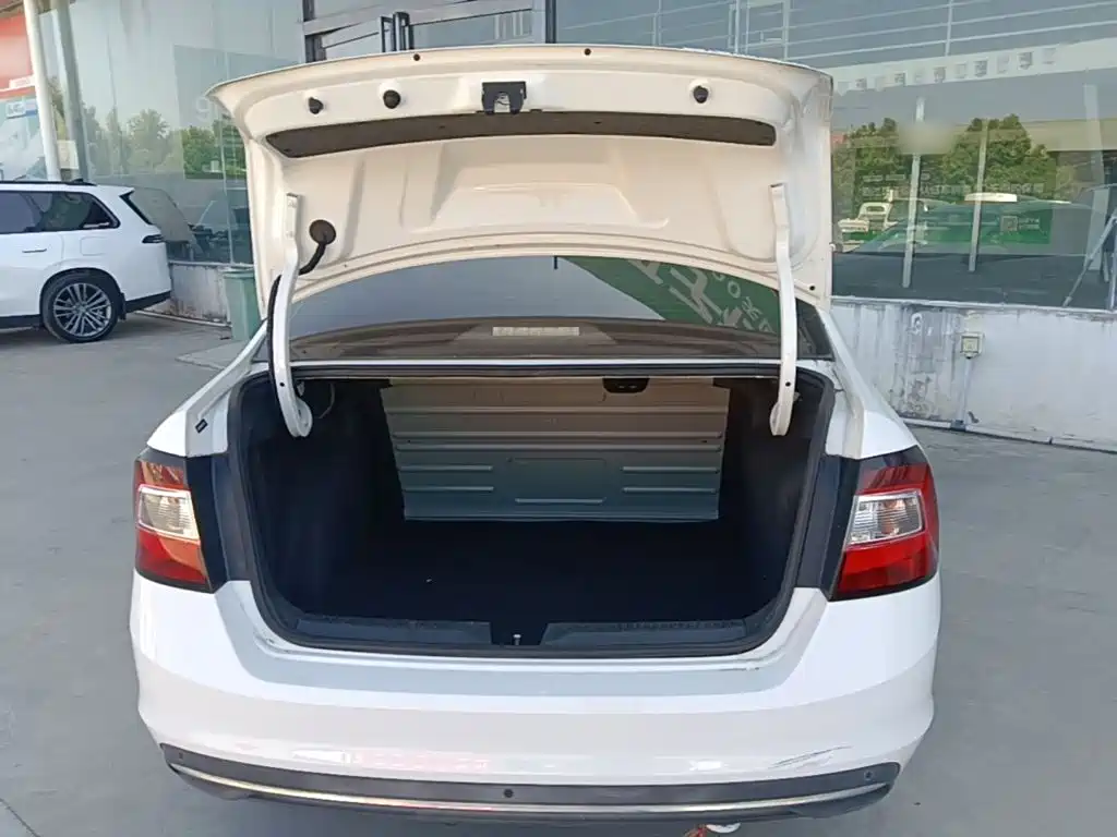 Skoda Rapid — миниатюра 19