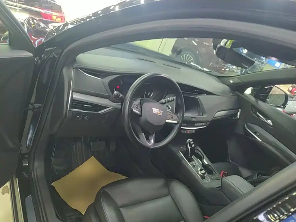 Cadillac XT4 — миниатюра 10