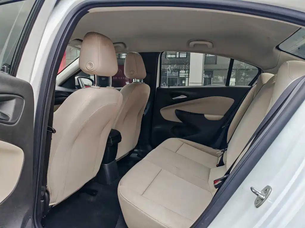 Buick Excelle — миниатюра 5