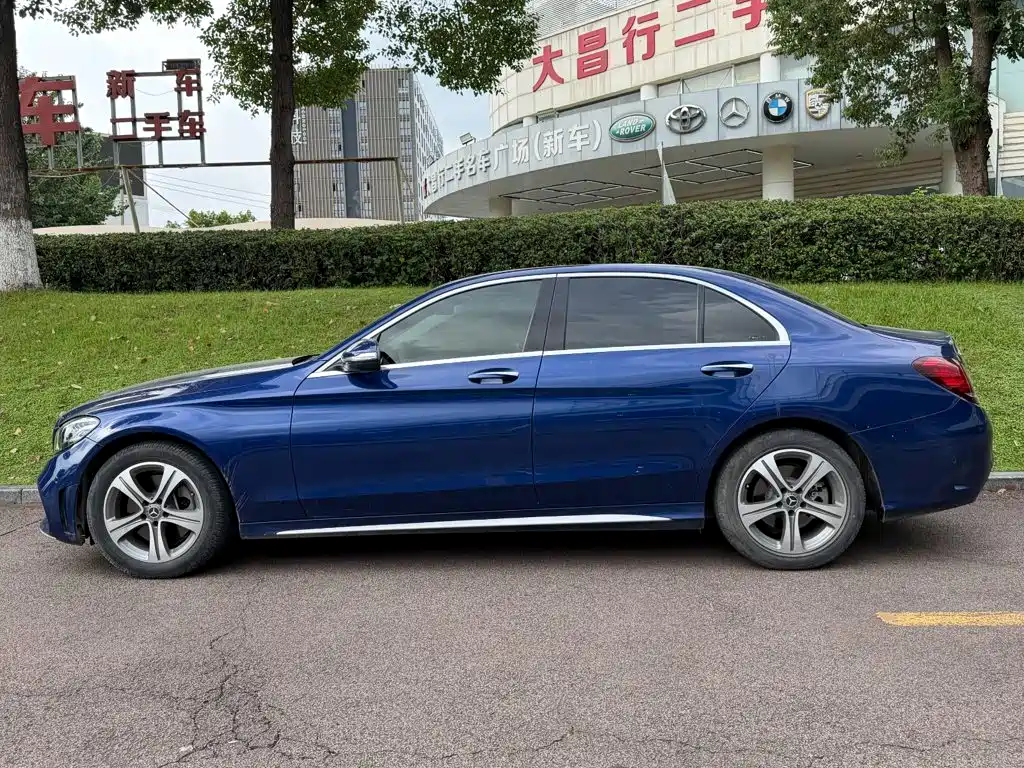 Mercedes-Benz C-Class — миниатюра 3