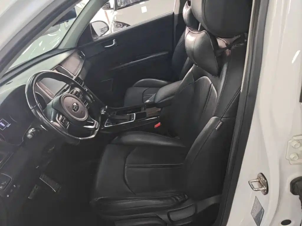 Kia K5 — миниатюра 15