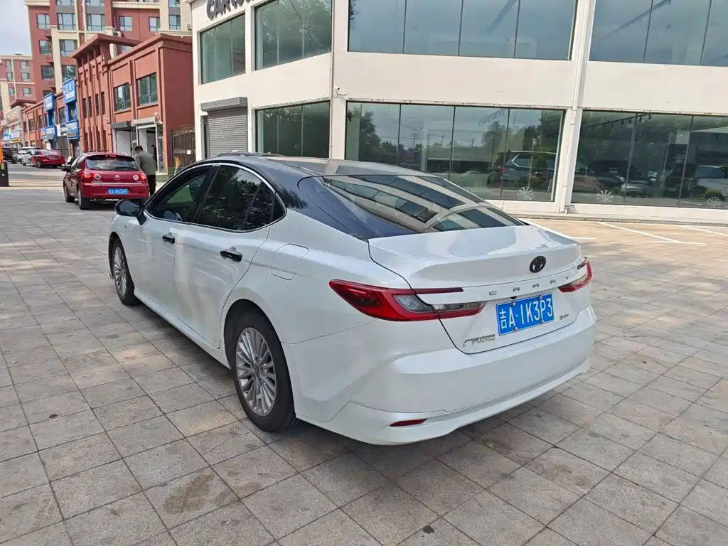 Toyota Camry — миниатюра 6