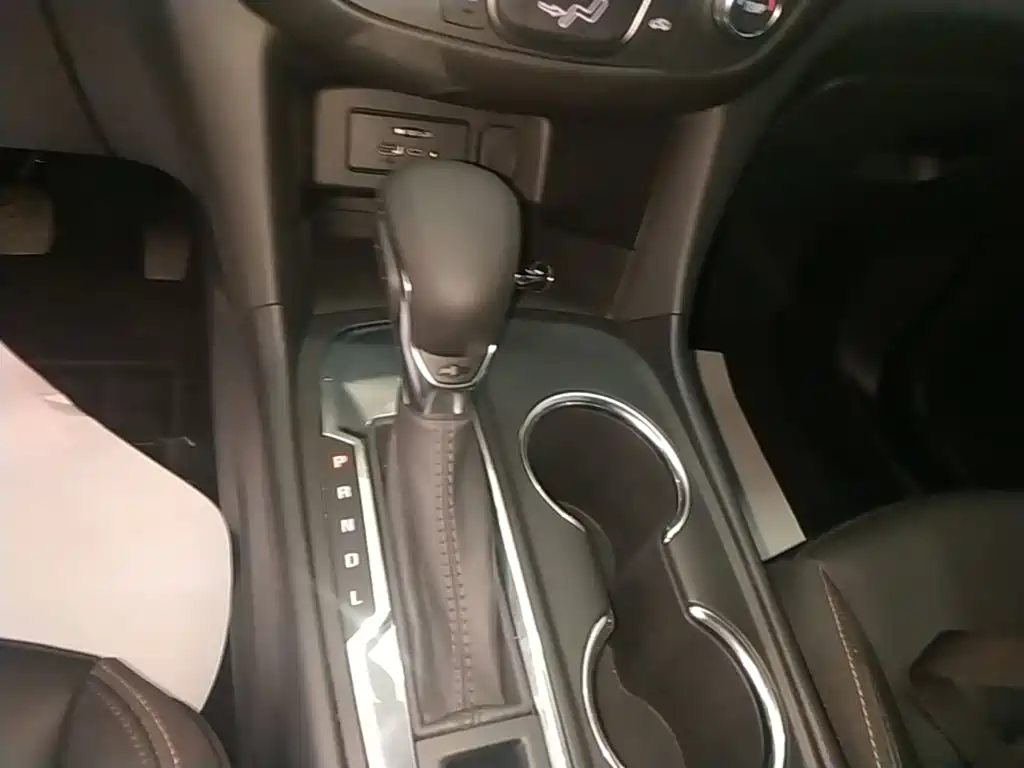 Chevrolet Equinox — миниатюра 14