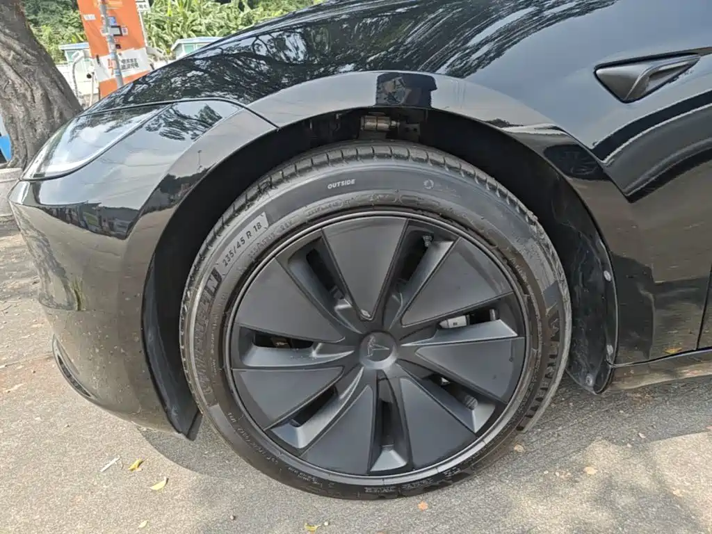 Tesla Model 3 — миниатюра 23