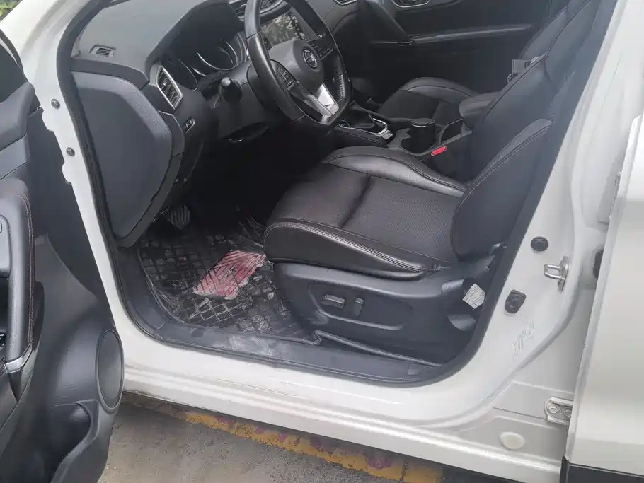 Nissan Qashqai — миниатюра 9