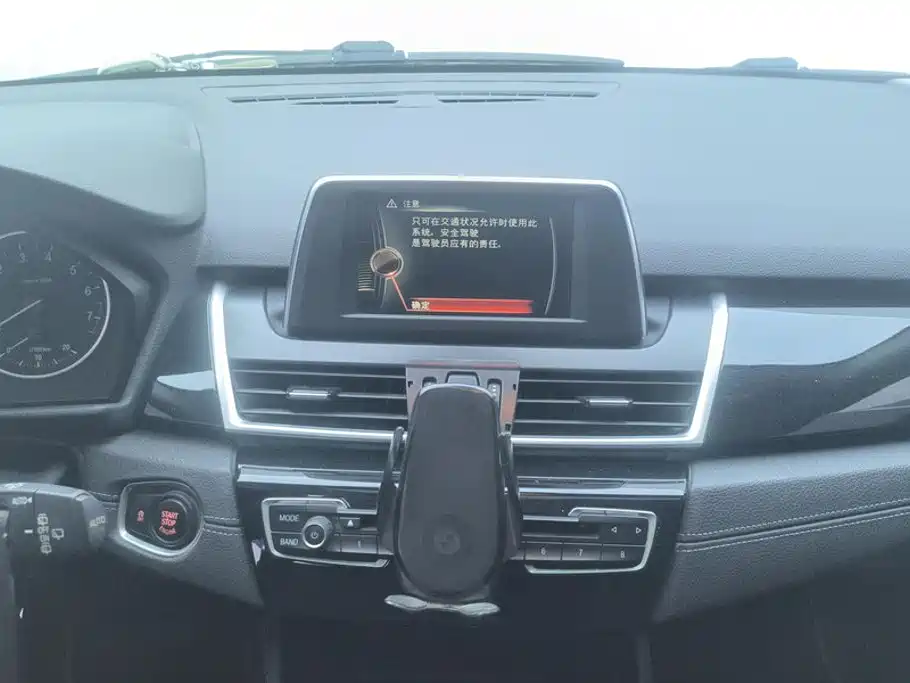 BMW 2 Series Active Tourer — миниатюра 13