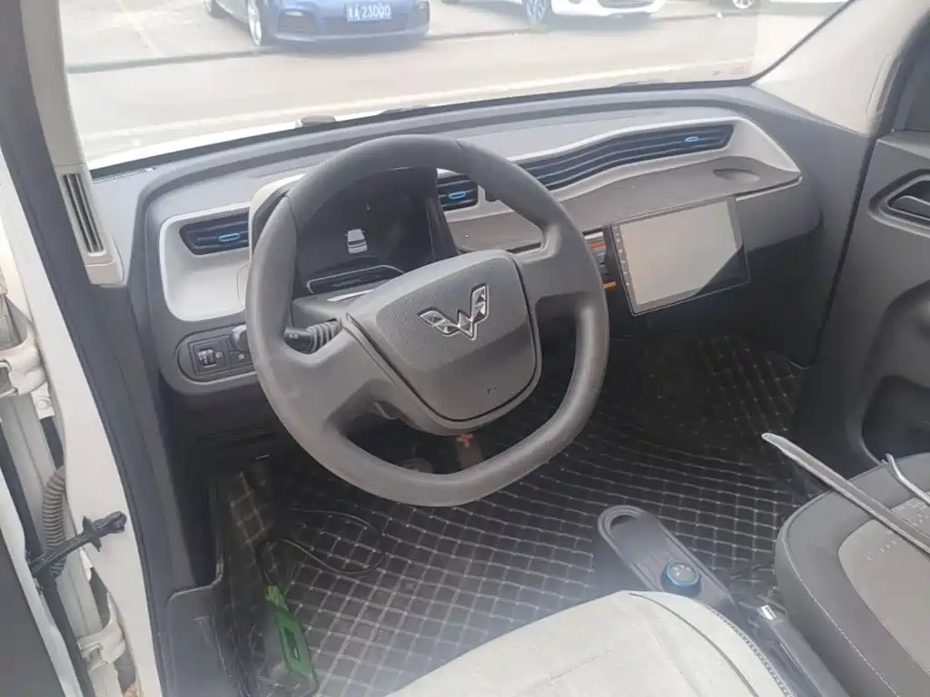 Wuling MINIEV — миниатюра 11