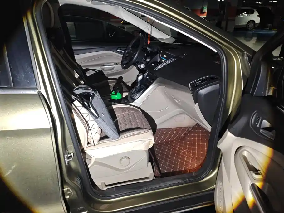 Ford Kuga — миниатюра 8
